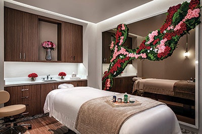 SI: How do you set the ambiance of your spa?