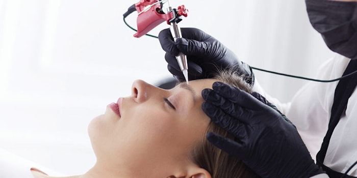 SI1910_microblading_dreamstime_xxl_144894379_Edited_blackMask_850_np