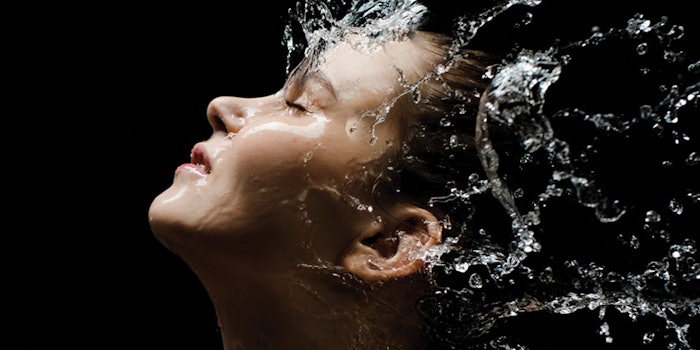 SI2001_Hydration_dreamstime_xxl_114675494_faceSplash_850_np