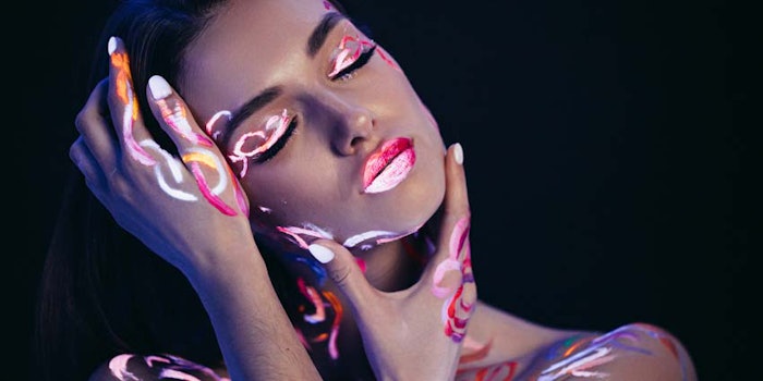 WomanPigmentsPaintsSkinSwirls850x425