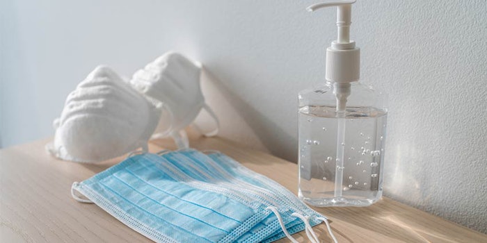 Christine Valmy committed to donating 10% of the total amount of hand sanitizers sold, in an initiative that began on April 23, 2020.