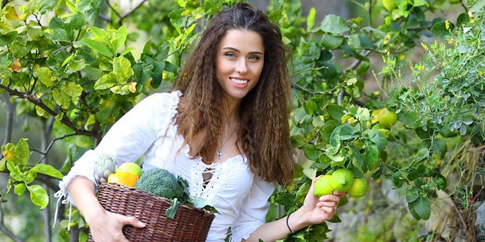 Rancho Valencia Resort & Spa in San Diego, California is harvesting lemons and Valencia oranges from the resort's citrus groves to donate to individuals facing food-insecurity in the area.