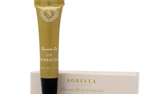 SI2101_Lips_Avocado-Oil-Lip-Hydrator_850