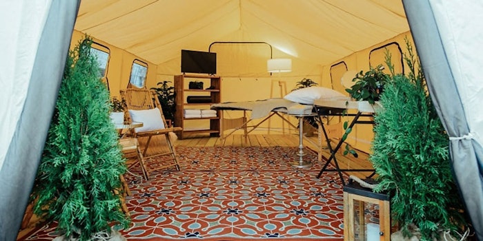 winter_spa_tent_interiornt