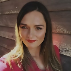 Emily Davis Color Up