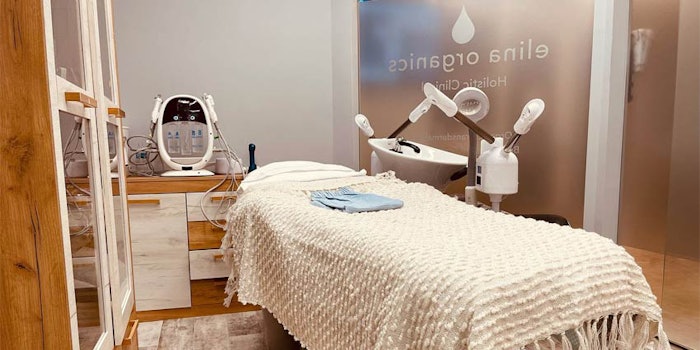 Elina Organics offers organic facials, waxing, hair coloring and anti-aging treatments.