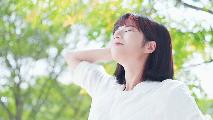 woman practicing mindfulness