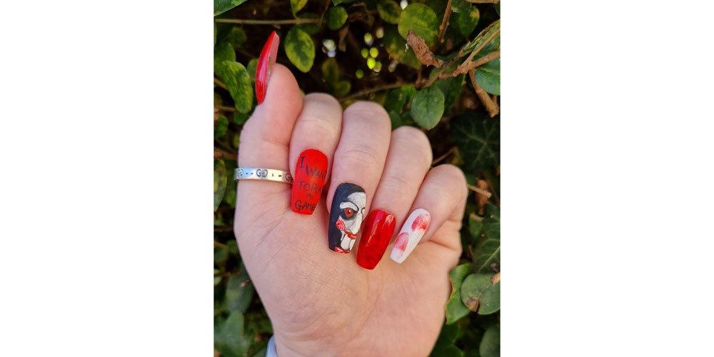 Saw nail art