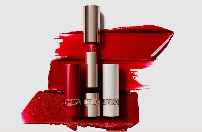 The new generation of Joli Rouge offers a formula with 80% ingredients of natural origin.