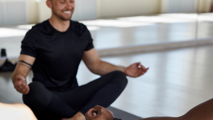 5 Reminders Men Should Know Before Practicing Yoga