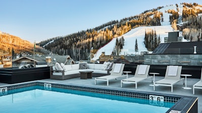 Goh Pool 2021 052 A3579