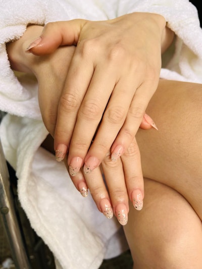 How-To: Ana de Armas' Sparkly Nails