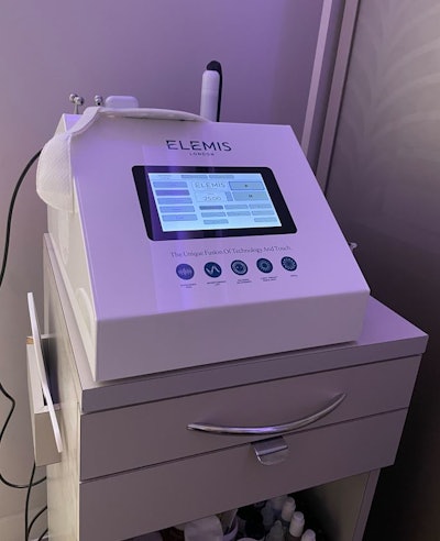 I got to experience the Elemis Biotec 2.0 device boasting ultrasonic, LED light therapy and galvanic currents.