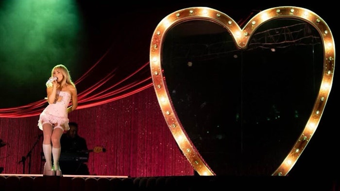 Learn how-to recreate Sabrina Carpenter's hair look from her sold-out show at the Greek Theatre from her hairstylist Scott King.