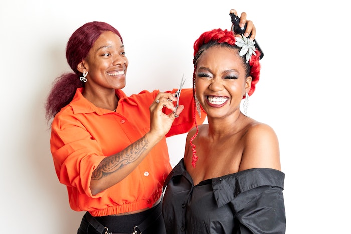 This holiday season, Ashtae is sharing tutorials to create stunning textured holiday hairstyles. Learn how to create these butterfly halo braids from Ashley Jackson.