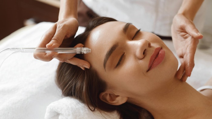 Si2309 Now Trending Water Peels 850x425