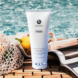 Us En Firm Pool Lifestyle (2)