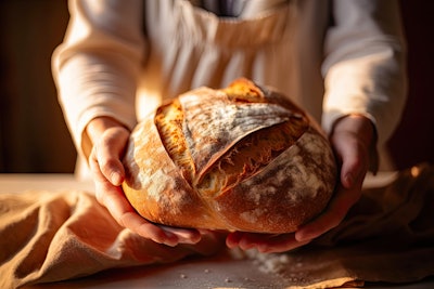 Lightly baked bread flavors start out using around 200 ppm of this raw material.