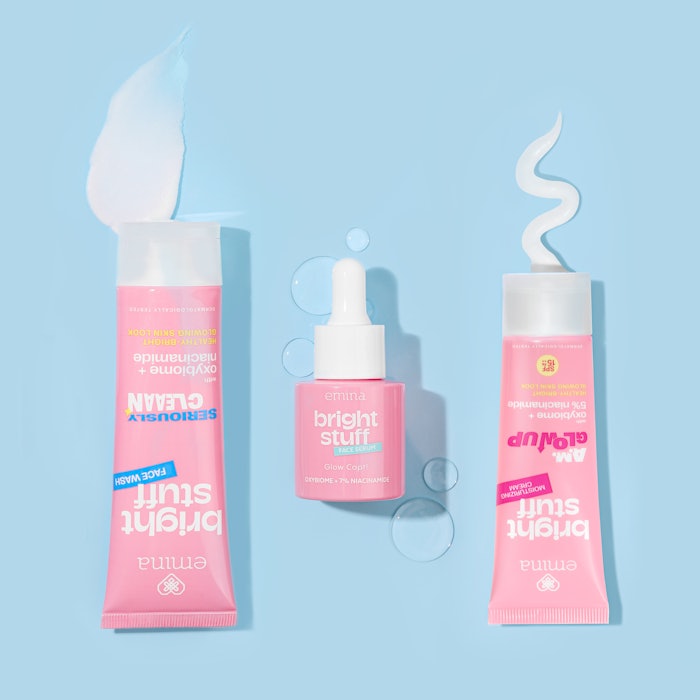 Oxybiome comprises a postbiotic Saccharomyces Ferment Lysate blended with a sophisticated mixture of four amino acids as skin respiration facilitators (Threonine, Valine, Glycine, and Glutamic Acid) which support the natural cellular revitalizing capacity to maintain a glowing complexion.