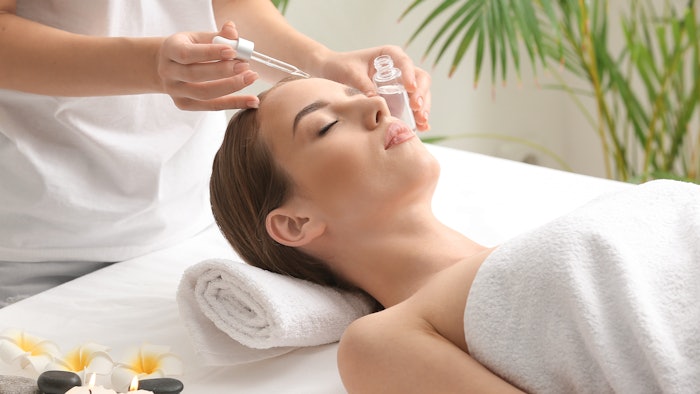 4 Essential Oil Services that Provide an Aromatic Experience