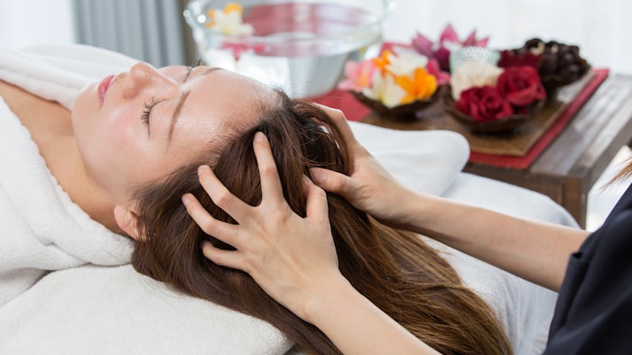 head spa professional scalp massage