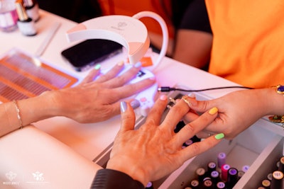 Modelones gel polish hands-on demonstration