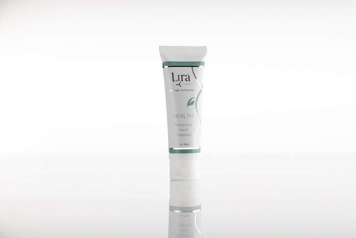 Lira Clinical’s HEALTH Restorative Hand Treatment has lipopeptides, tranexamic acid and niacinamide to keep the skin strong and healthy.