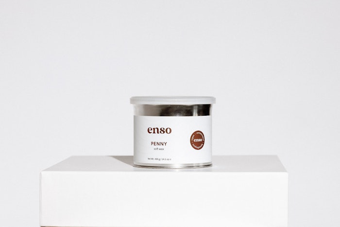 The Penny Soft Wax's vegan and hypoallergenic formula is perfect for facial and body waxing, and can be used on the most sensitive skin.