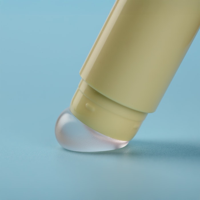 “ICONS America showcased our newest range of packaging including our duo-end slant tip lipstick, our duo-end pencil and our slimline wand pack, each incorporating a ‘pillow’ tip applicator that delivers a blurring effect, merging functionality with fun,” says Sue Nichols, Group CEO, ICONS America.