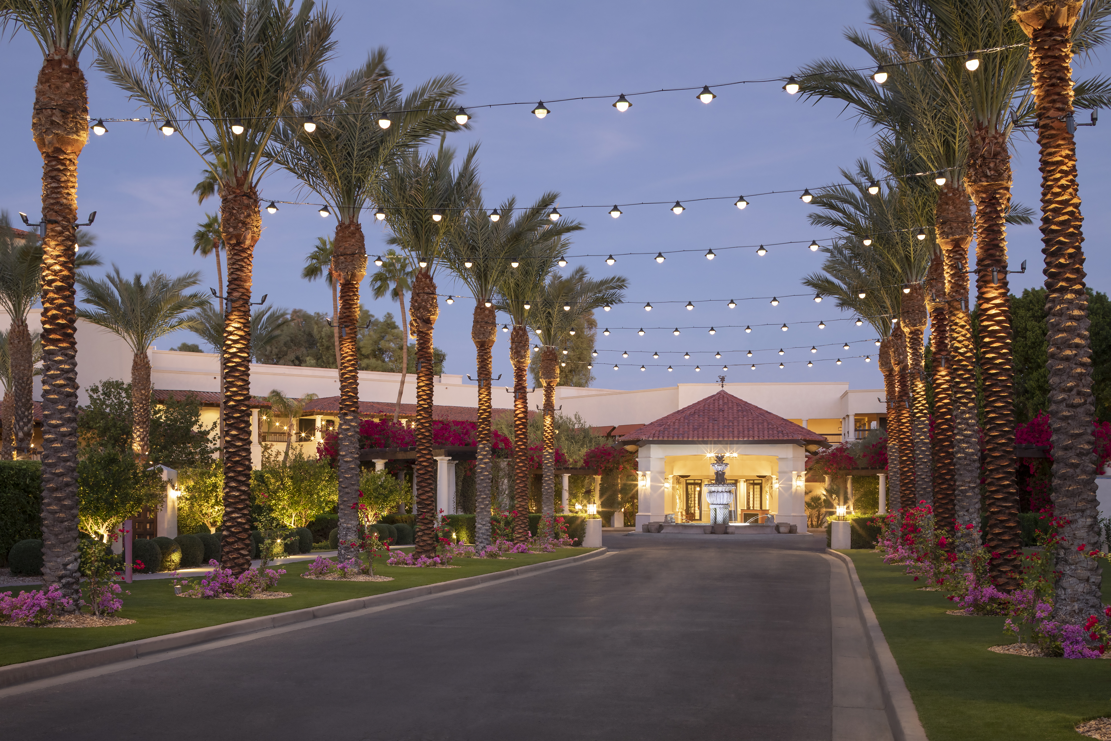 The front drive of Scottsdale Resort & Spa, as if to say: welcome to wellness.