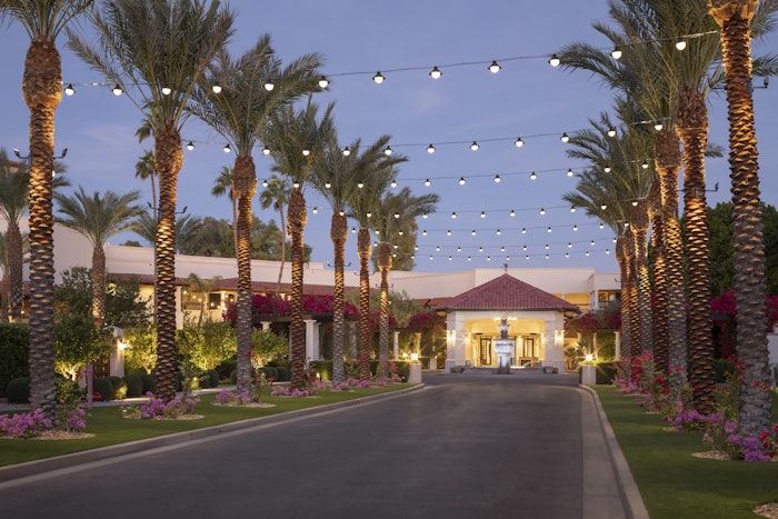 The front drive of Scottsdale Resort & Spa, as if to say: welcome to wellness.