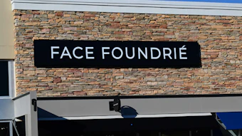 FACE FOUNDRIÉ was founded in 2019 by Michele Henry after she struggled to find skin care treatments that addressed the changes in her skin caused by motherhood, aging and life’s demands.