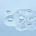 The medium molecular weight hyaluronic acid acts strengthens the skin’s natural defense system.