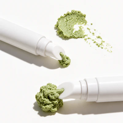 Pure Blur Skin Prep | Mineral Shield SPF 30 is a multifunctional, silky skin-prep formula that smooths, blurs, hydrates and protects in a single step. Non-SPF variant pictured.